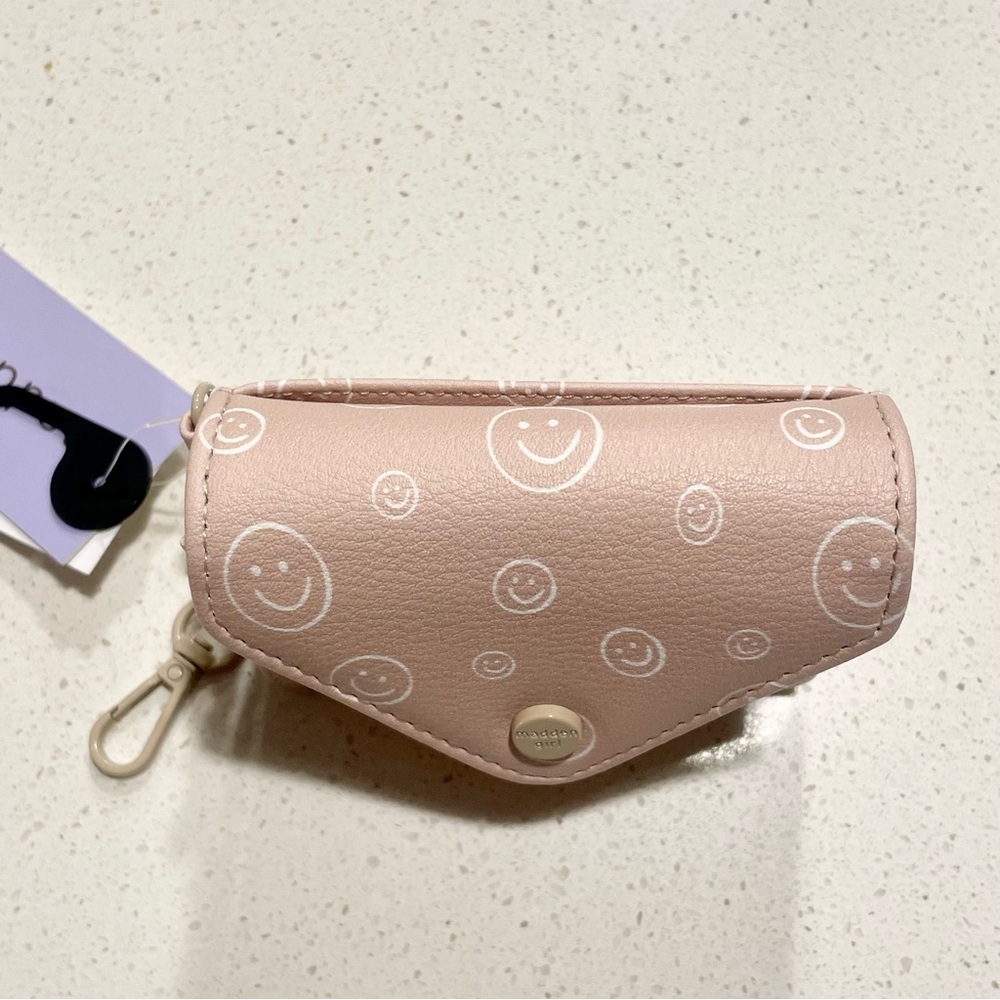 Madden Girl Smiley Face Pouch - Picture 4 of 8